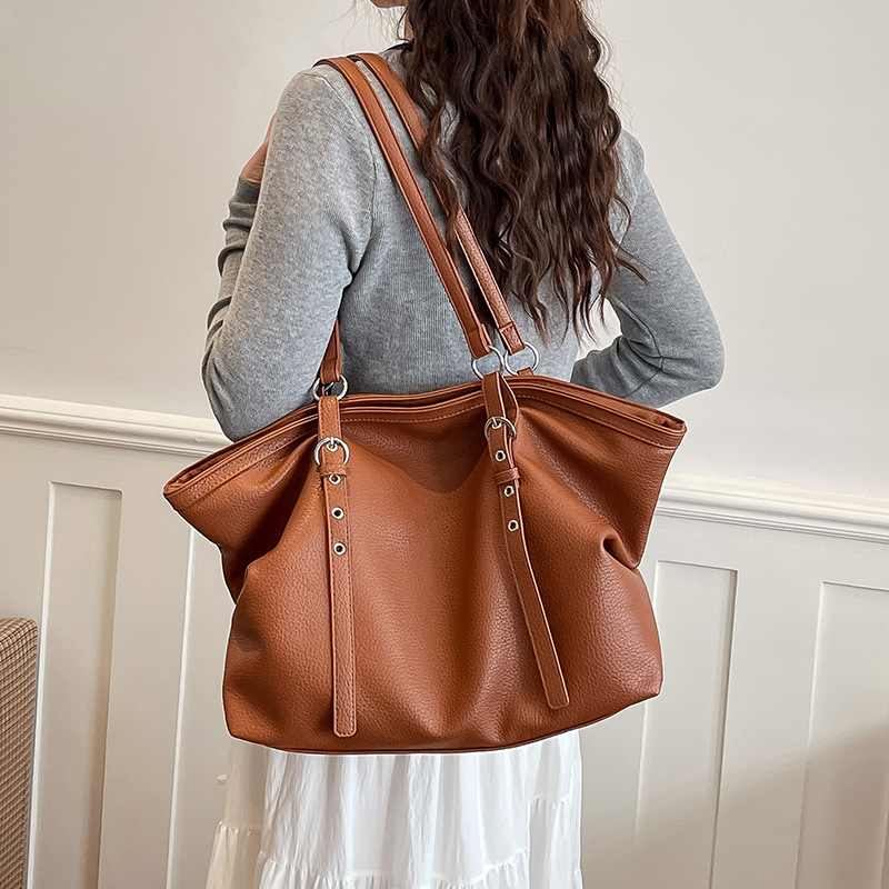 Bolsa feminina Rivet de couro  - Women Bags Aldo avaliação e preço