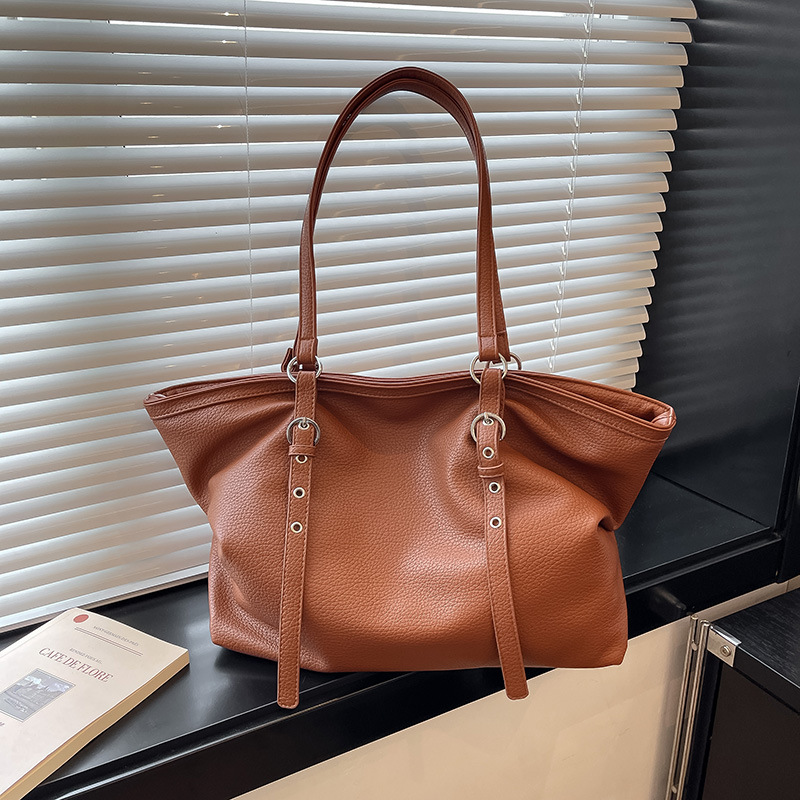 Bolsa feminina Rivet de couro  - Women Bags Aldo avaliação e preço